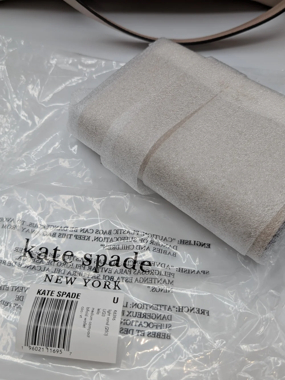 NWT Kate Spade Lena Colorblock Medium Compact Bifold Wallet Light Sand KI834